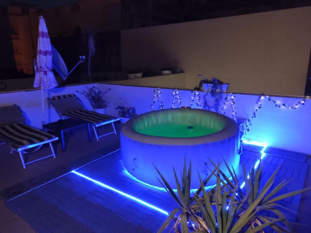 Studio Apartment With Private Terrace, Jacuzzi & Views Mosta Extérieur photo